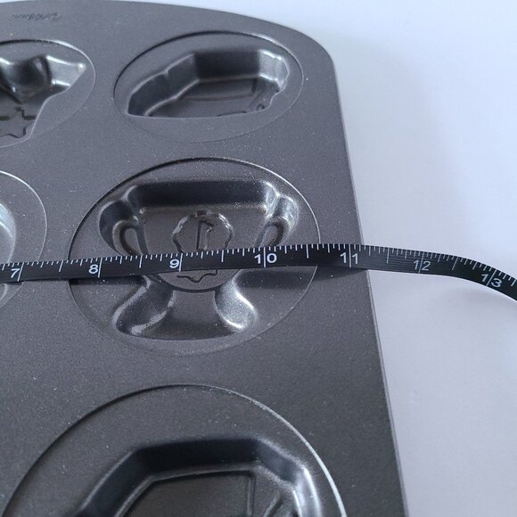 WILTON ULTRA BAKE 3--- 12 -CAVITY NON-STICK COOKIE PAN -BOY THEME - Picture 5 of 6